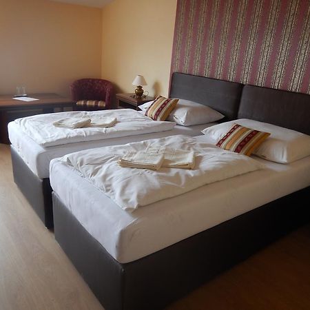 Hotel Konsky Dvor Brzotín Habitación foto