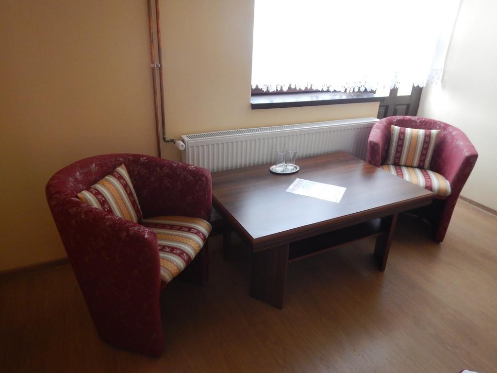 Hotel Konsky Dvor Brzotín Habitación foto